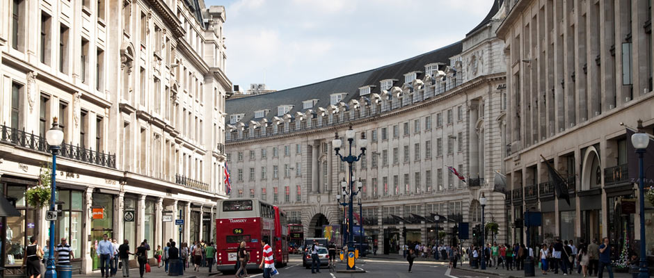 Start of the Classic tour in Mayfair
